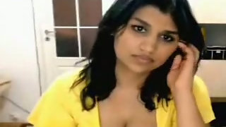 Chubby webcam Desi brunette plays with her huge tits and flashes hairy cunt