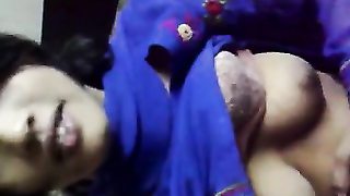 Indian babe sucking a cock in close up