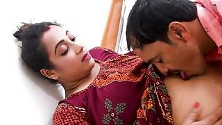 A DESI WATER SERVICE BOY FUCKED HER CLIENT BIG BOOBS BHABI WHEN HER HUSBAND NOT IN HOME