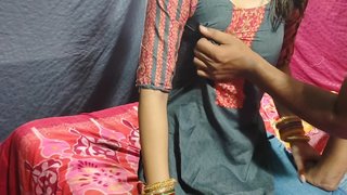 Master Sahab Ne Padhate Padhate apne Jawan Sexy Student Ke Dood Daba Diya