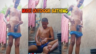 Aaj Mai Sabke Samne Nanga Nahaya Aur Sath Me Apna Lund Bhi Hilaya Sabke Saamne, Indian Boy Bathing Nude In Public Place 