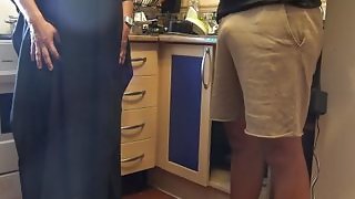 Egyptian Wife Fucking With Plumber In London Apartment