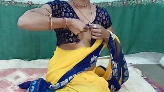 Meri biwi ki hard chudai video super-hot magnificent Indian Village bhabhi ki jamkar chudai kiya saari raat tange utha ka chut ka Pani nikala