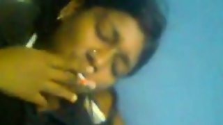 Desi girl smoking and providing blowage