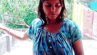 Desi Indian Bhabhi Gets Fucked By AC Mechanic