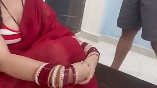 Desi Wife Ne Massage Ki Apne Pati ki  aur Chudai Karwaayi