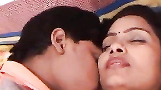 Horny Desi wife pleases her pussy with her paramour