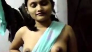 Indian Girl in Saree seducing